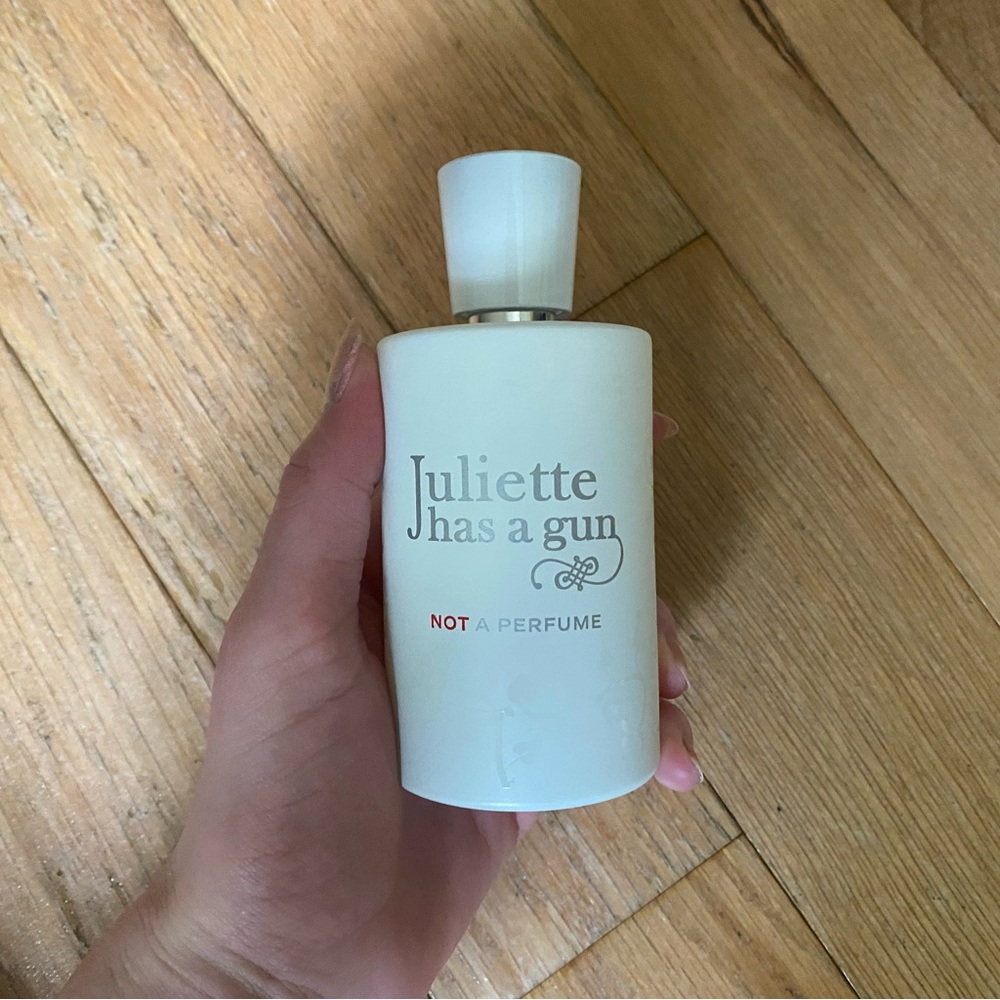 Juliette has a gun not a perfume